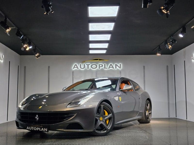 FERRARI FF — foto 1